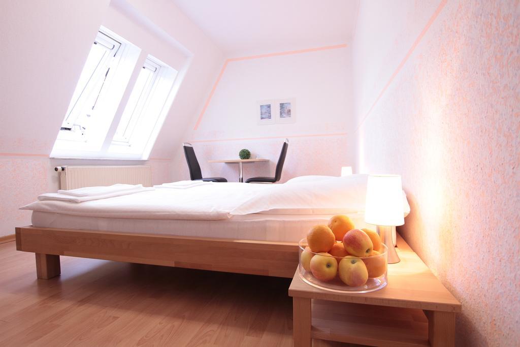 Ib-Gastehaus Hotel Stuttgart Kamer foto