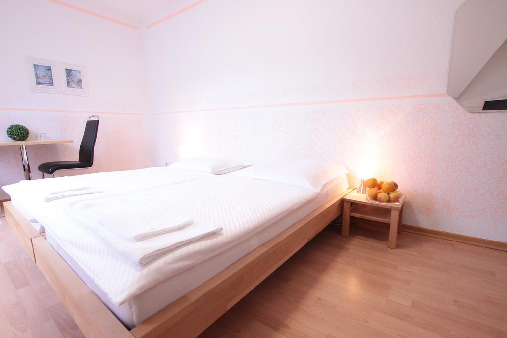 Ib-Gastehaus Hotel Stuttgart Kamer foto