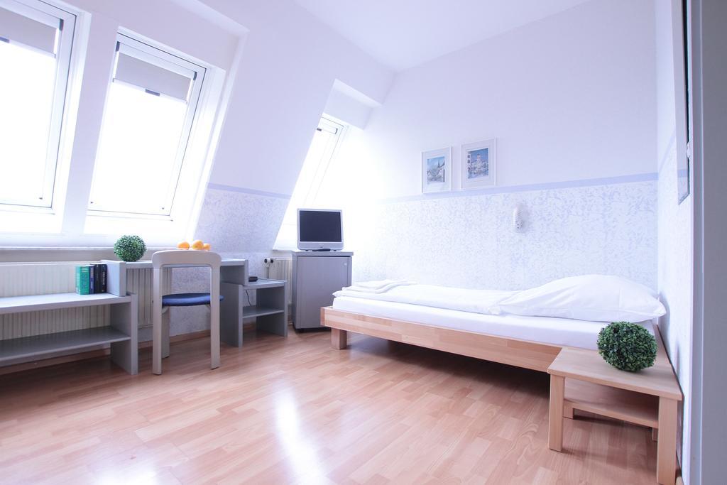 Ib-Gastehaus Hotel Stuttgart Kamer foto